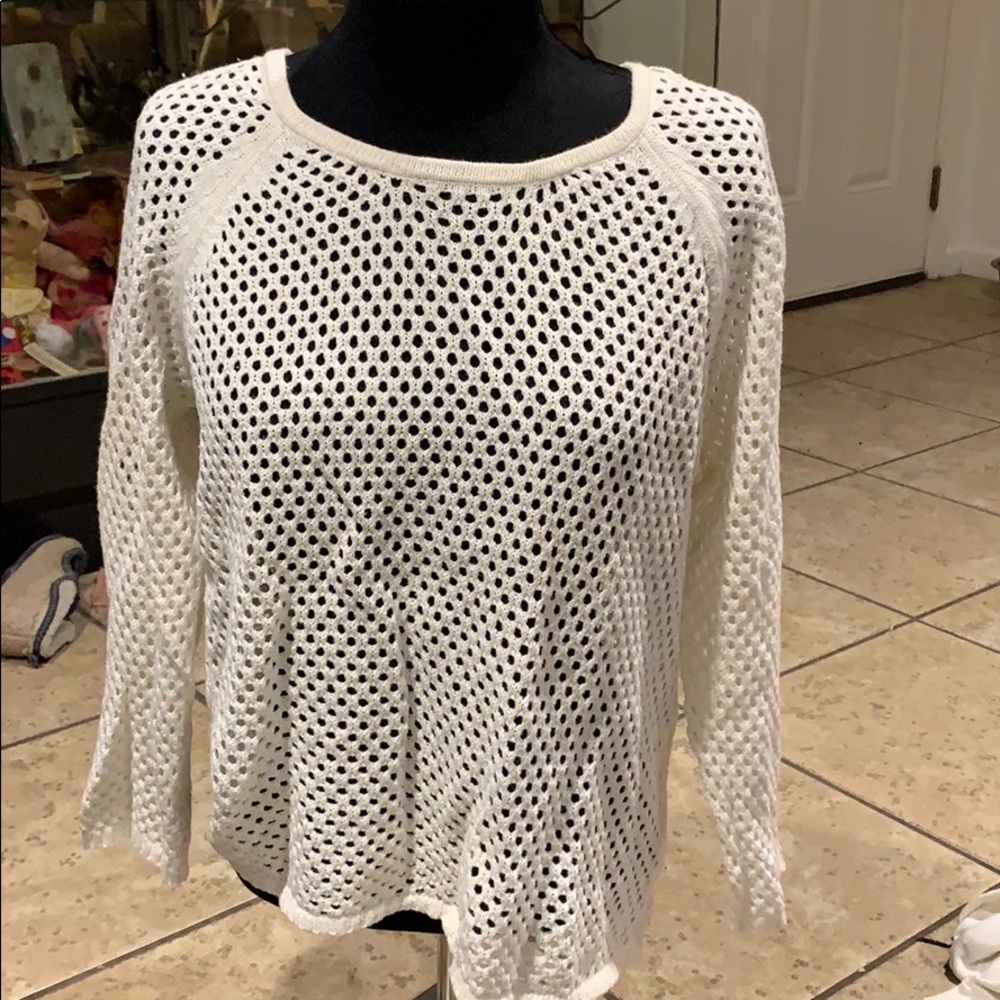 Crocheted top mark.